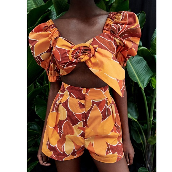 Zara Tops - Zara set top with buckle and pleated short